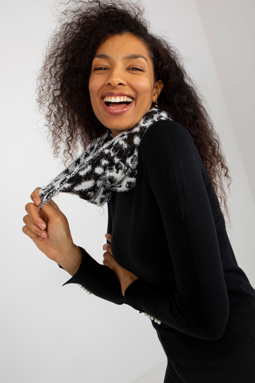 Baltas ir juodas šiltas moteriškas...