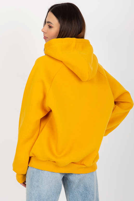 Geltoni megztiniai su gobtuvu ir... Geltoni megztiniai su gobtuvu ir...