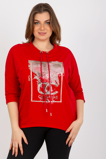 Raudona plius dydžio...