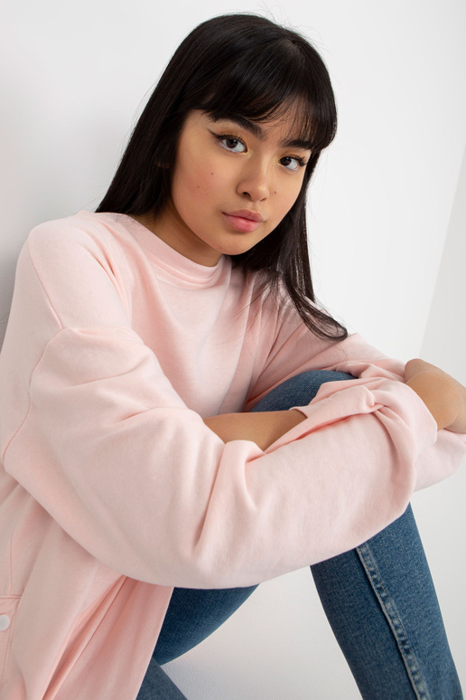 Šviesiai rožinis megztinis be gobtuvo... Šviesiai rožinis megztinis be gobtuvo...