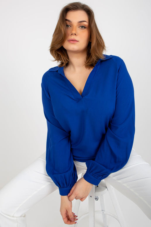 Tamsiai mėlyna plius dydžio marškinių...