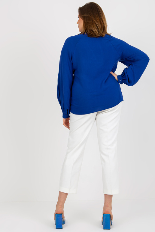 Tamsiai mėlyna plius dydžio marškinių...