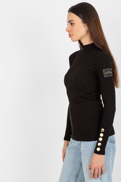 Juoda prigludusi palaidinė su... Juoda prigludusi palaidinė su...