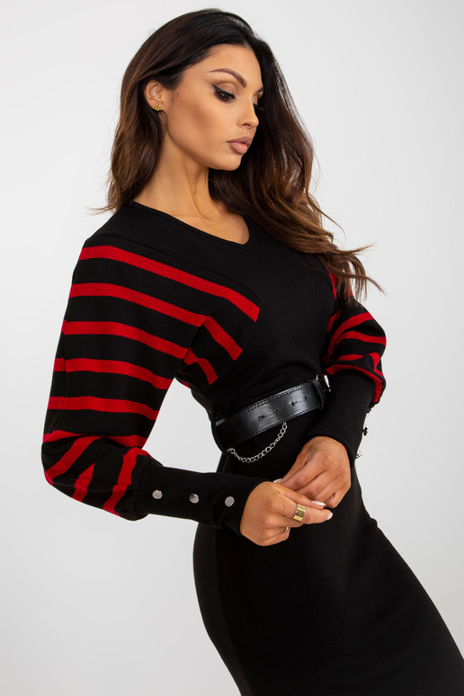 Juoda ir raudona midi suknelė su... Juoda ir raudona midi suknelė su...