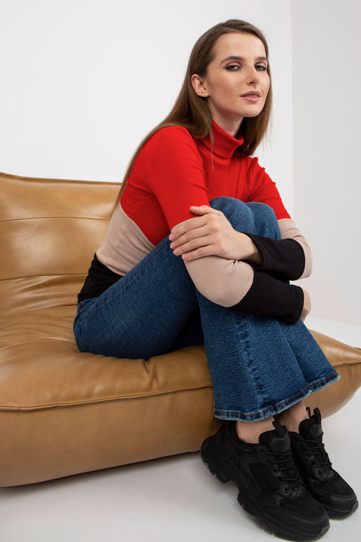 Raudona ir juoda paprasta palaidinė... Raudona ir juoda paprasta palaidinė...