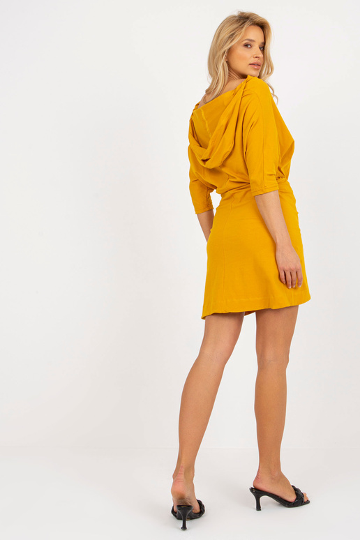 Tamsiai geltona laisvalaikio suknelė... Tamsiai geltona laisvalaikio suknelė...