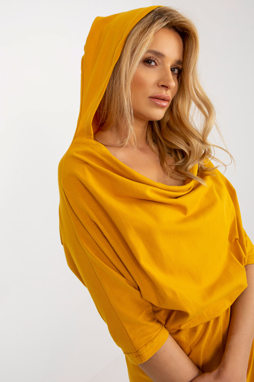 Tamsiai geltona laisvalaikio suknelė... Tamsiai geltona laisvalaikio suknelė...