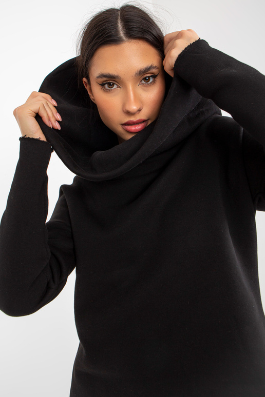 Juodas bazinis megztinių komplektas...