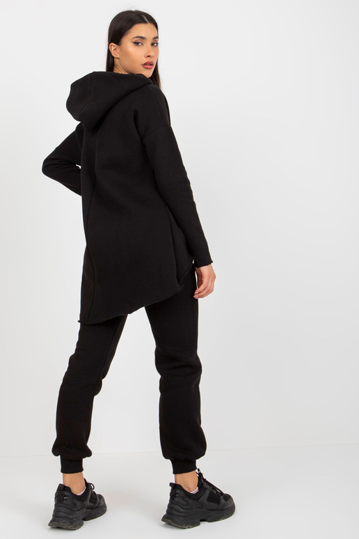 Juodas bazinis megztinių komplektas...