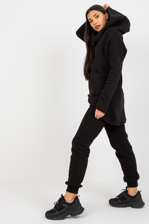 Juodas bazinis megztinių komplektas...