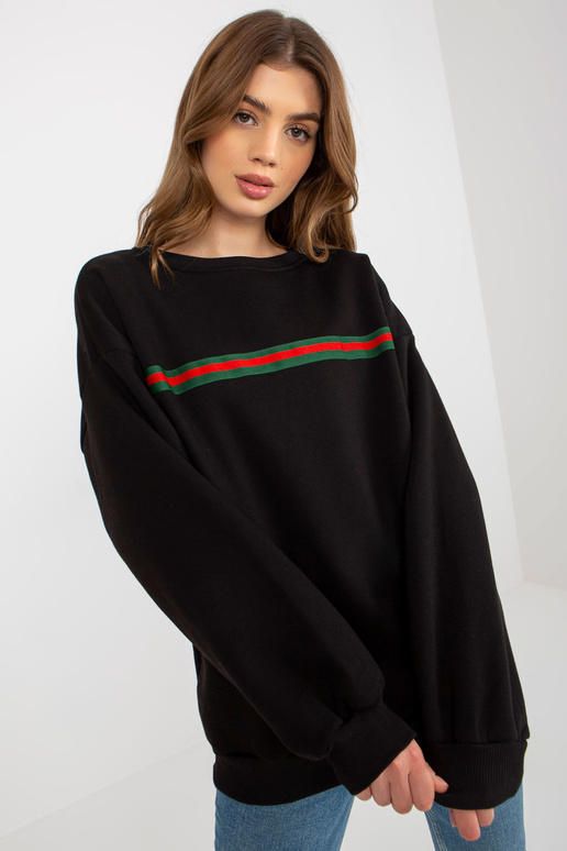 Juodas megztinis be gobtuvo su diržu Juodas megztinis be gobtuvo su diržu