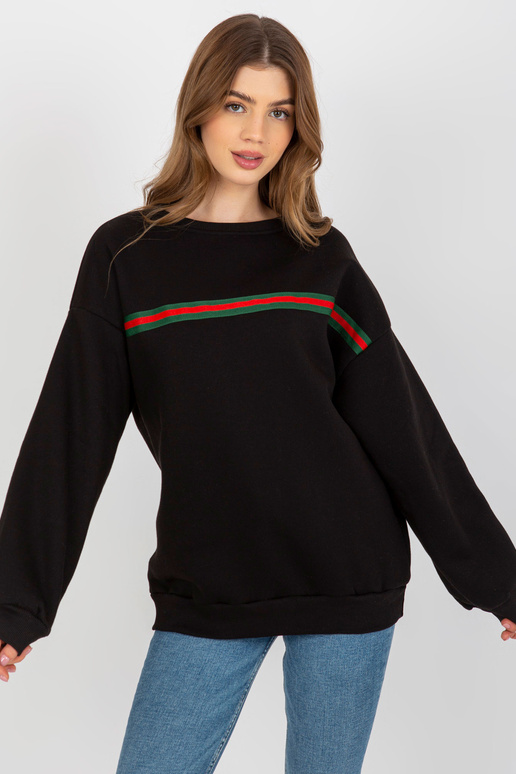 Juodas megztinis be gobtuvo su diržu Juodas megztinis be gobtuvo su diržu