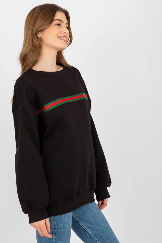 Juodas megztinis be gobtuvo su diržu Juodas megztinis be gobtuvo su diržu