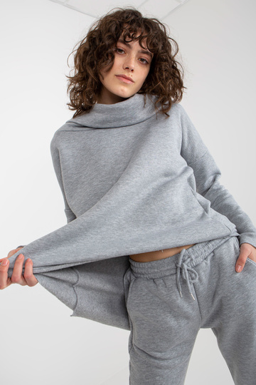 Pilkos spalvos megztinių... 2