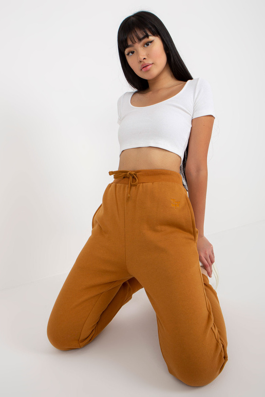 Garstyčiomis šiltos sportinės kelnės...