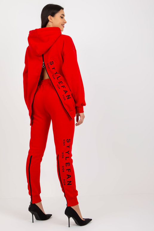 Raudonas moteriškas sportinio... Raudonas moteriškas sportinio...