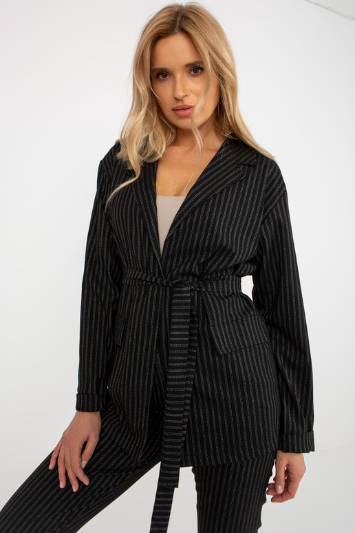 Juodas elegantiškas kostiumo švarkas...