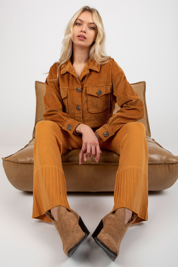 Tamsiai geltonos plačios... 2