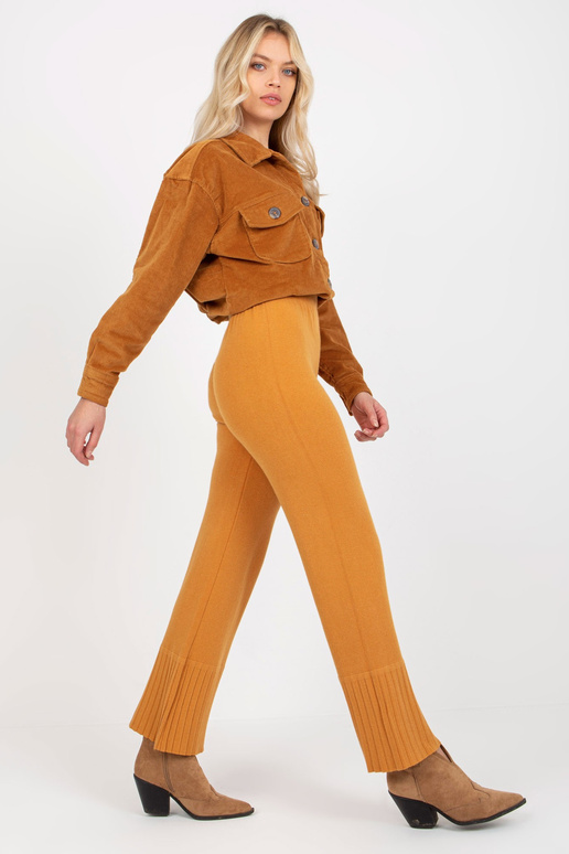 Tamsiai geltonos plačios megztos...