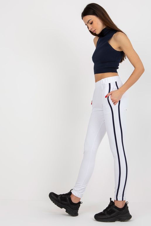 Baltos bazinės sportinės kelnės be...