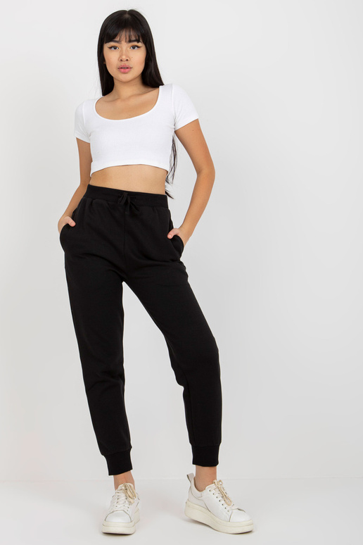 Juodos šiltos sportinės kelnės su... Juodos šiltos sportinės kelnės su...