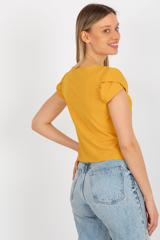 Tamsiai geltona proginė palaidinė su... Tamsiai geltona proginė palaidinė su...