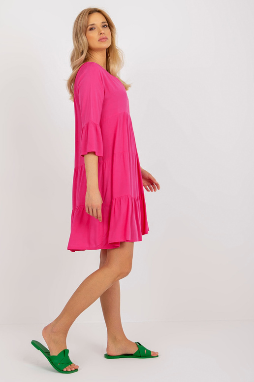 Fuksijos spalvos laisva suknelė su... Fuksijos spalvos laisva suknelė su...