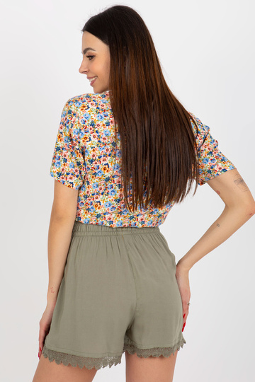 Khaki spalvos plaukiojantys...