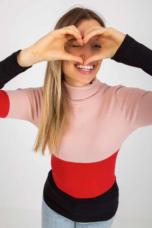 Šviesiai rožinė ir juoda prigludusi...