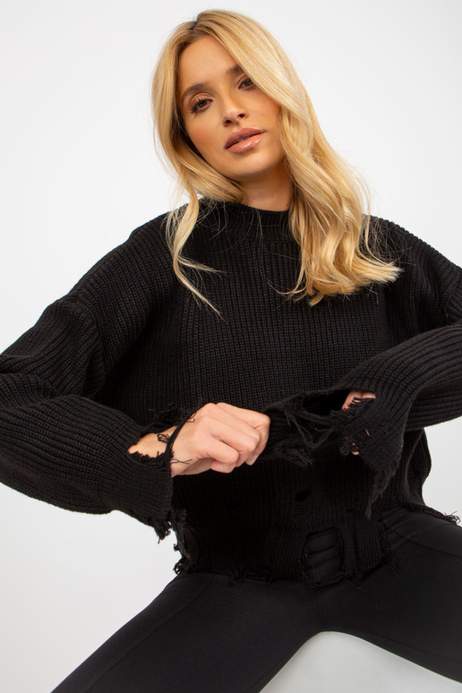 Juodas asimetriškas trumpas megztinis...