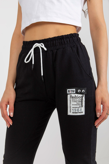 Juodos moteriškos sportinės...