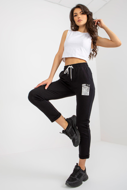Juodos moteriškos sportinės kelnės