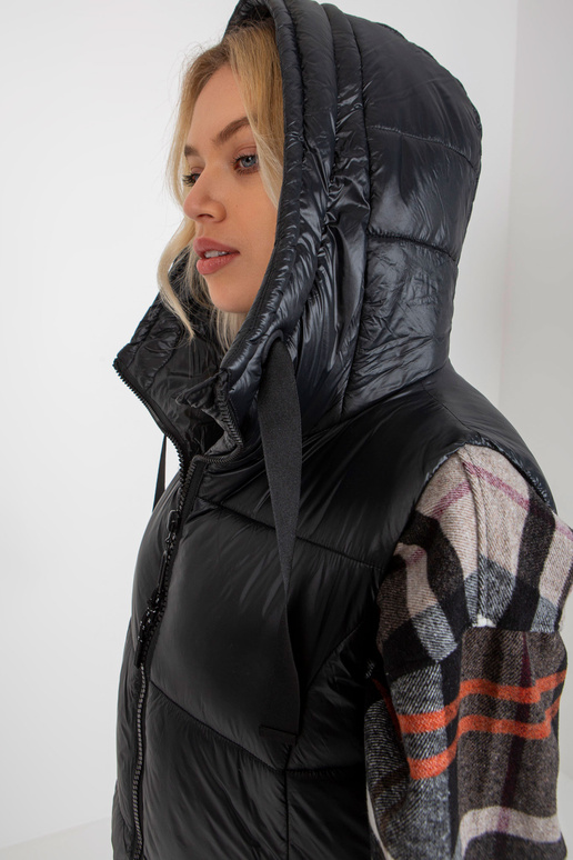 Juoda ilga pūkinė liemenė su gobtuvu...