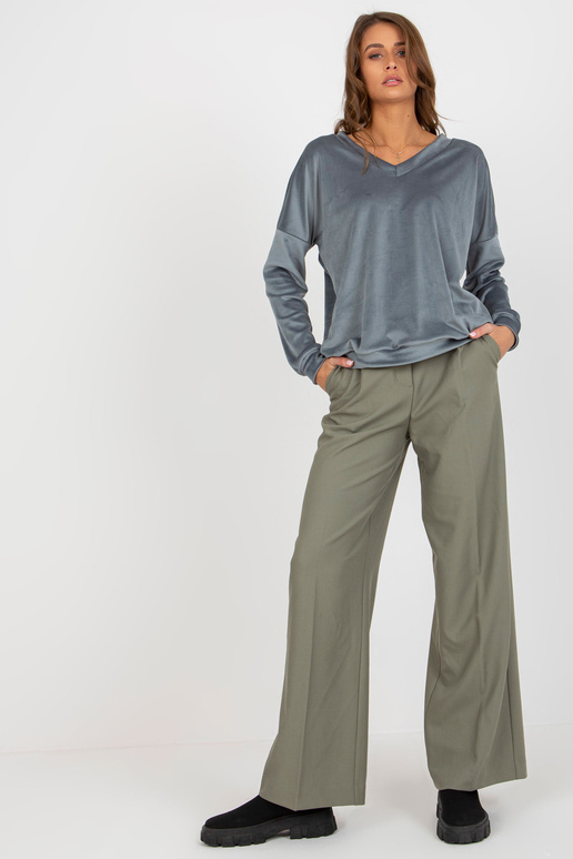 Purvinas mėlynas veliūrinis megztinis... Purvinas mėlynas veliūrinis megztinis...