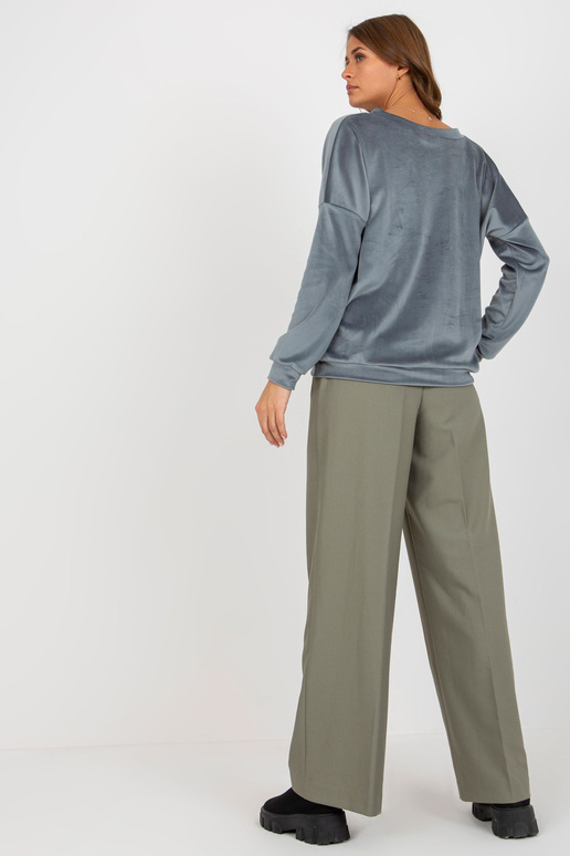 Purvinas mėlynas veliūrinis megztinis... Purvinas mėlynas veliūrinis megztinis...