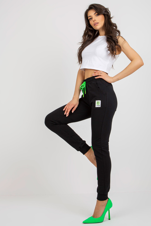 Juodos medvilninės sportinės kelnės... Juodos medvilninės sportinės kelnės...