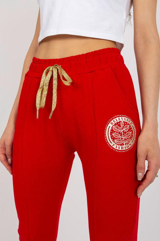 Raudonos moteriškos sportinės kelnės...