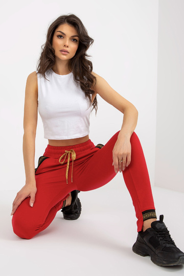 Raudonos moteriškos... 2