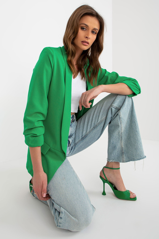 Žalia moteriška striukė su rauktomis... Žalia moteriška striukė su rauktomis...