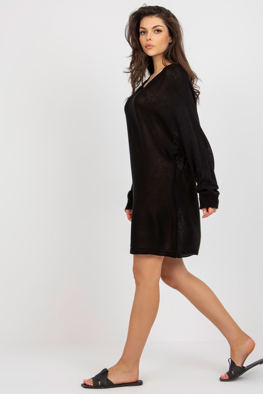 Juoda palaida megzta suknelė ilgomis...