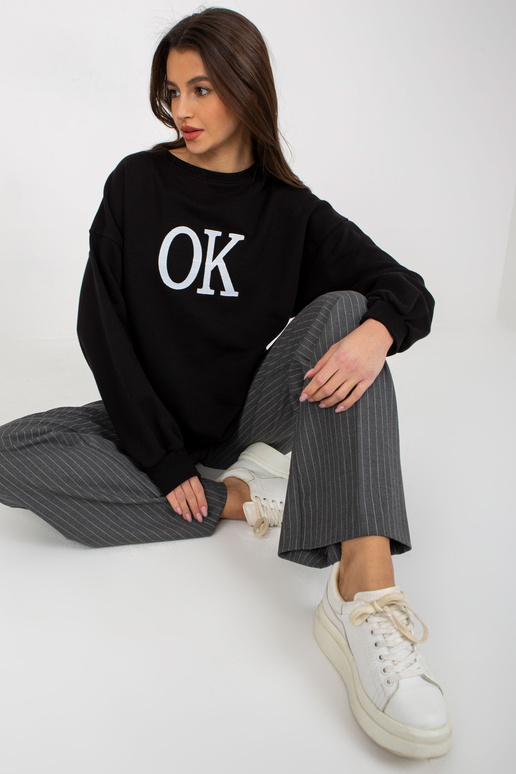 Juodas laisvo kirpimo oversize... Juodas laisvo kirpimo oversize...