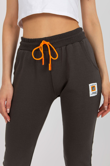 Chaki spalvos moteriškos...