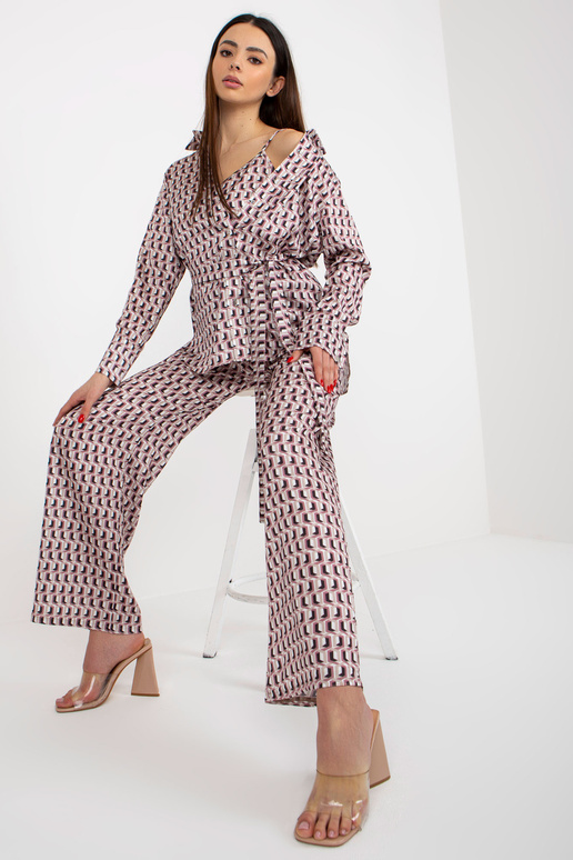 Smėlio ir rožinės spalvos trijų dalių...