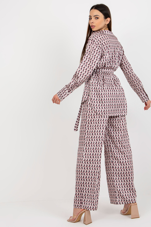 Smėlio ir rožinės spalvos trijų dalių...