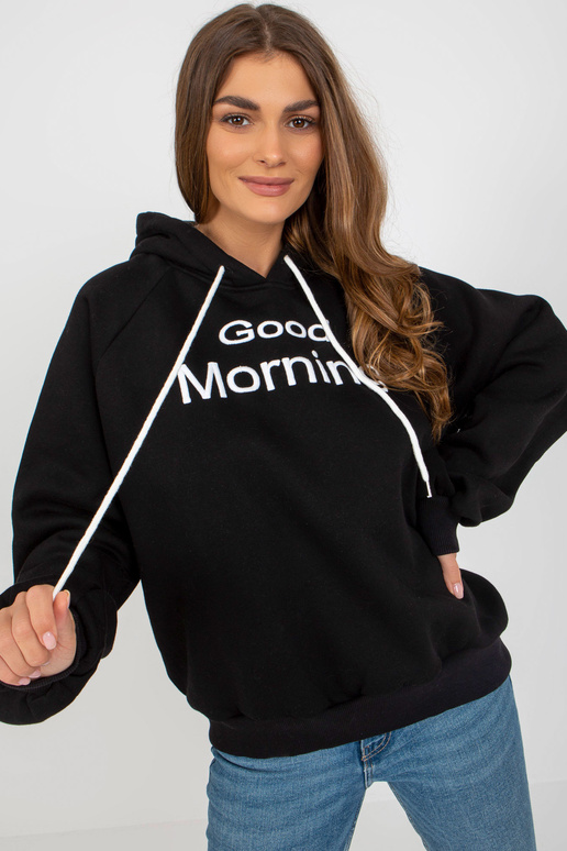 Juodas megztinis su gobtuvu ir... Juodas megztinis su gobtuvu ir...