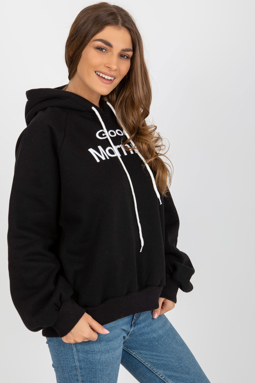 Juodas megztinis su gobtuvu ir... Juodas megztinis su gobtuvu ir...