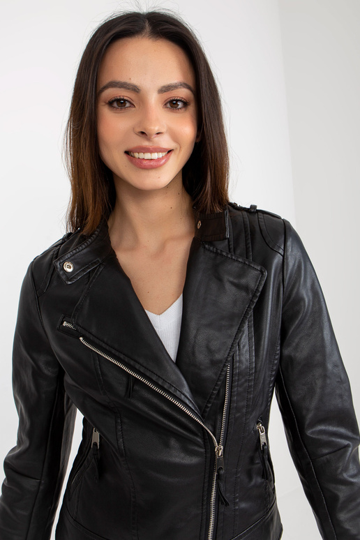 Juodas moteriškas ramoniškas švarkas...