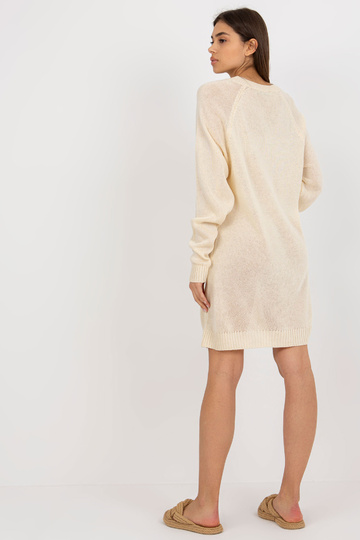 Šviesiai smėlio spalvos...