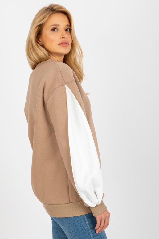 Tamsiai smėlio spalvos megztinis be... Tamsiai smėlio spalvos megztinis be...