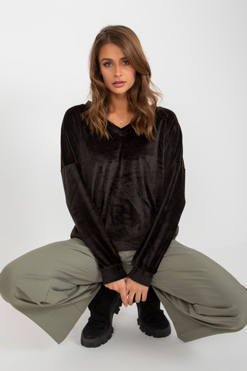 Juodas veliūrinis megztinis...